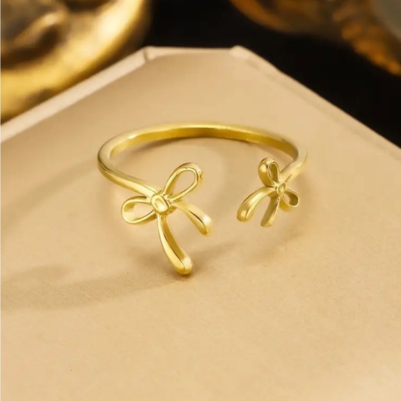 Gold Bow Adjustable Ring - Picture 3 of 3